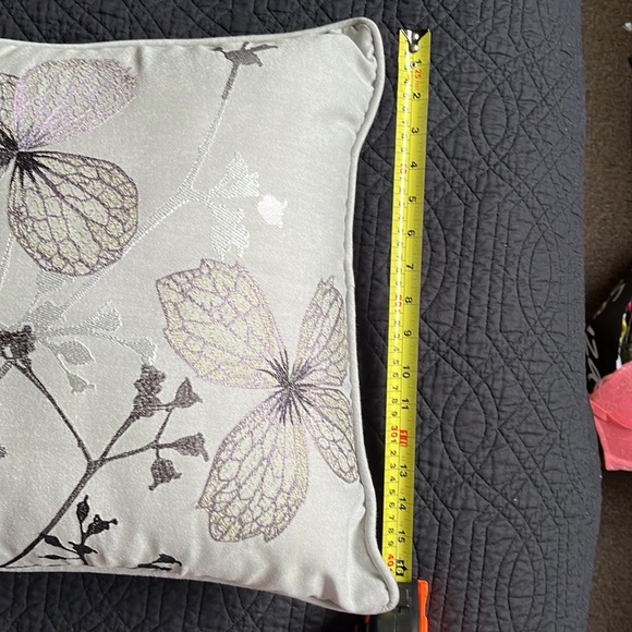 Decorative square pillow - Picture 4 of 4